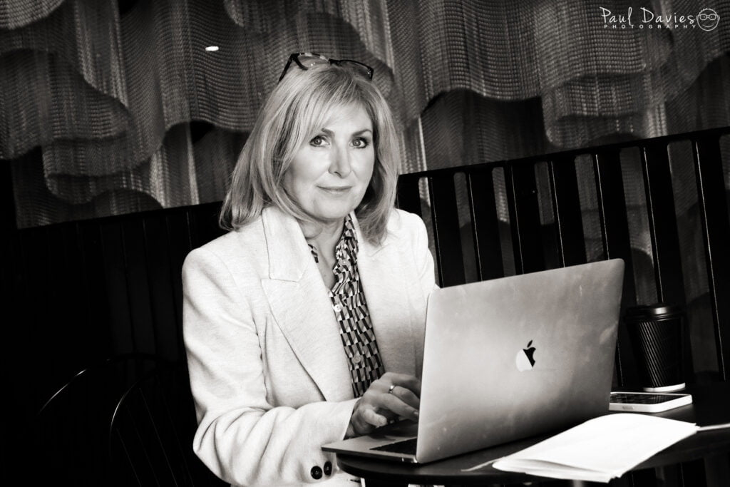 Sian Lloyd (news presenter)